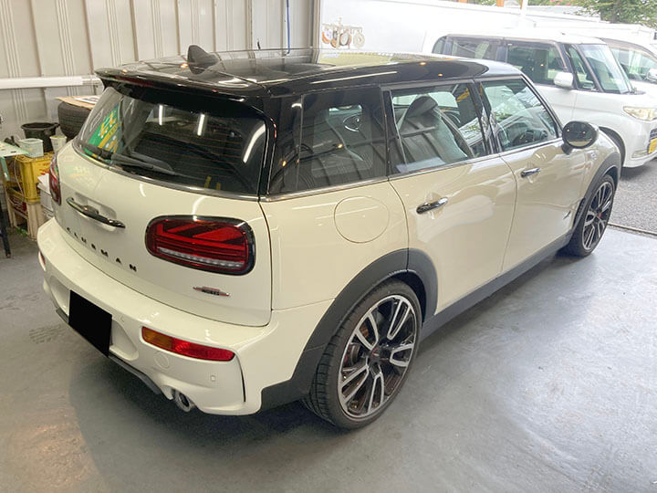 令和4年BMWミニのカーフィルム施工後の右後ろ
